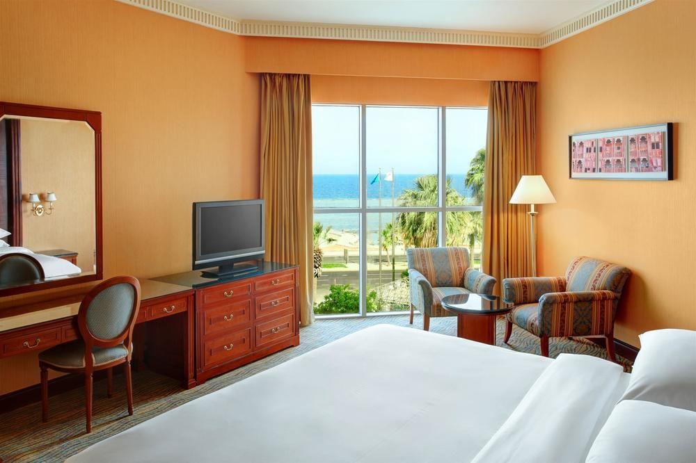 เชอราตัน เจดดาห์ โฮเต็ล Hotel ภายนอก รูปภาพ A room at the Hilton Sharm El Sheikh