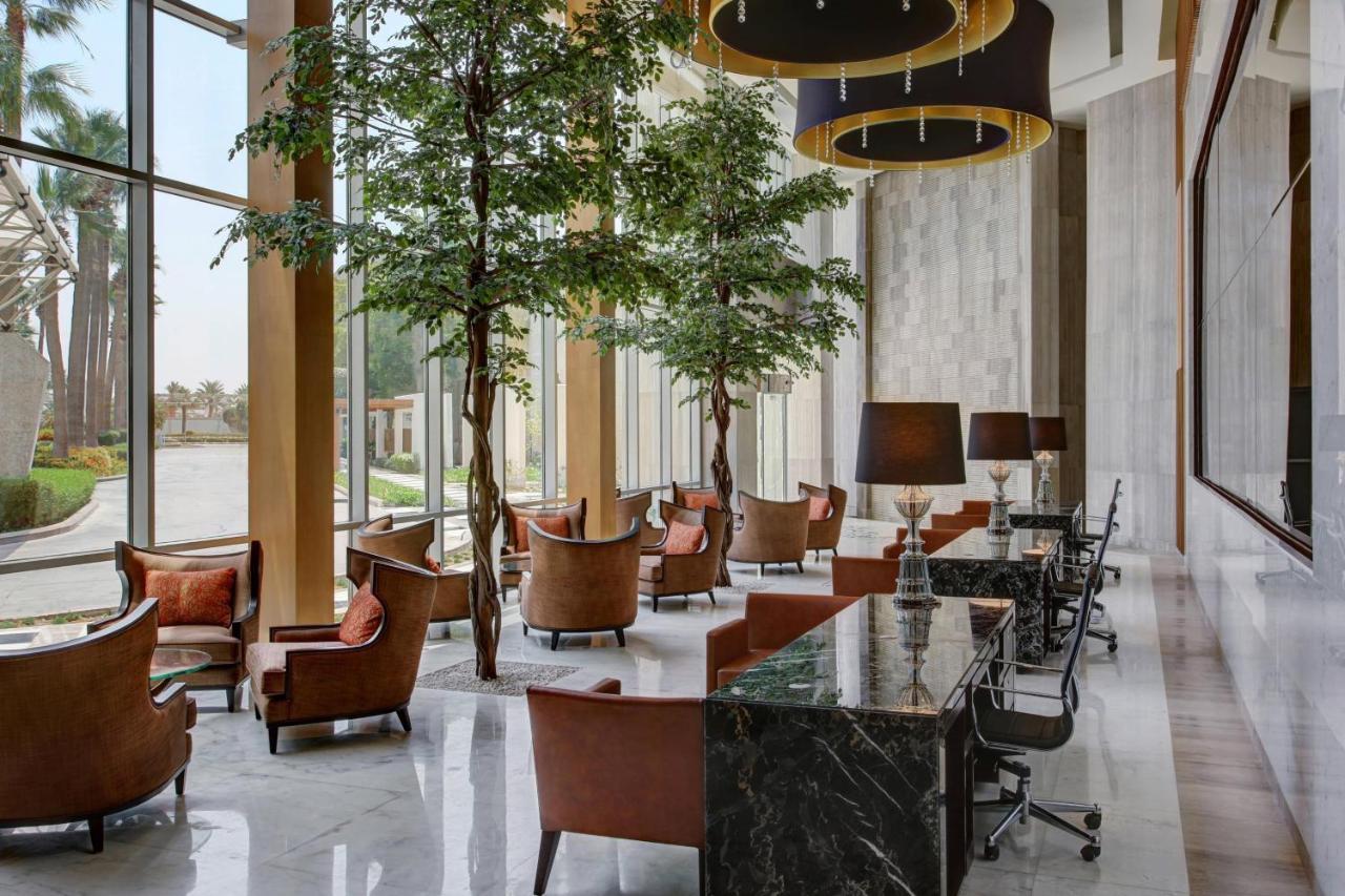 เชอราตัน เจดดาห์ โฮเต็ล Hotel ภายนอก รูปภาพ The lobby of the hotel