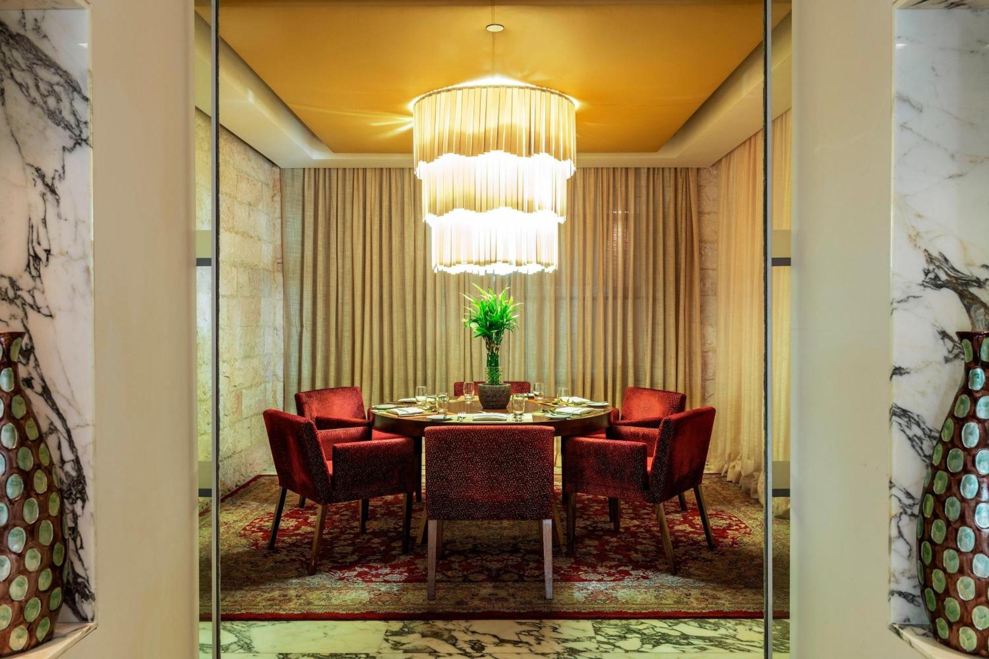 เชอราตัน เจดดาห์ โฮเต็ล Hotel ภายนอก รูปภาพ A private dining room at the restaurant