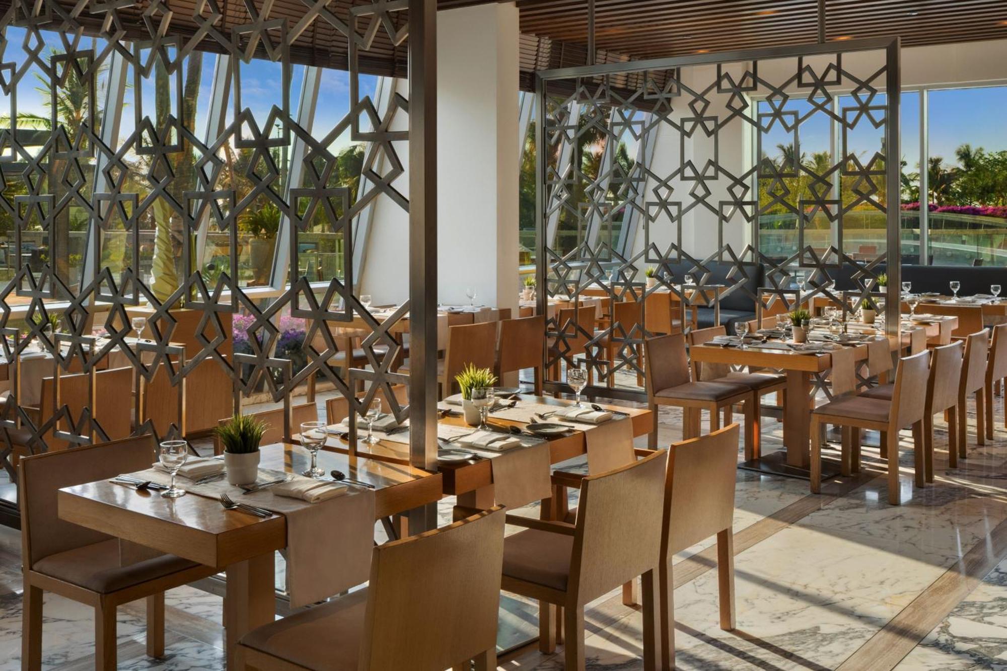 เชอราตัน เจดดาห์ โฮเต็ล Hotel ภายนอก รูปภาพ The restaurant